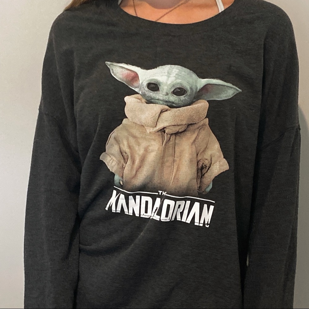Star Wars Mandlorian crewneck
